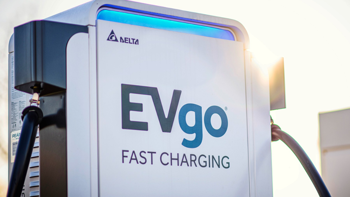 Image: A Cash Surge Sparks the Fast-Charge Sprint